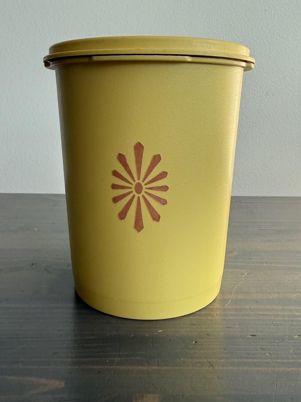 Vintage Tupperware Servalier